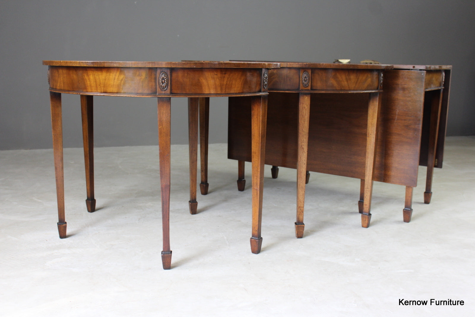 Antique Style Large Oval Extending Dining Table - Kernow Furniture