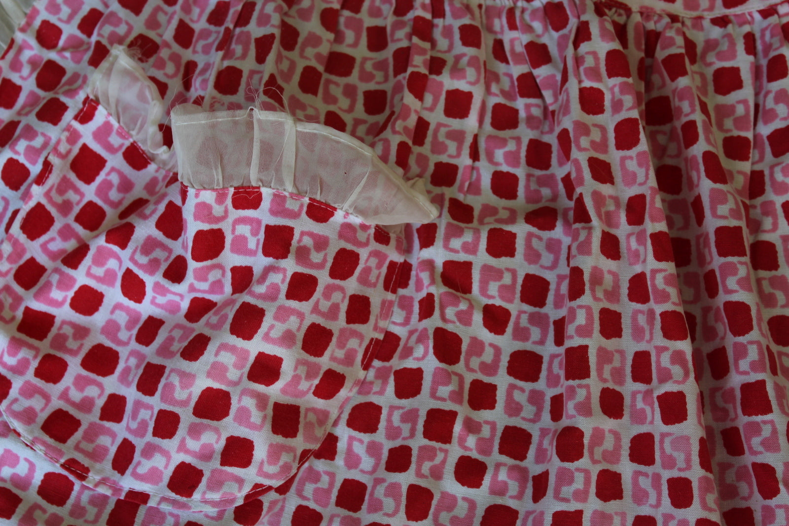 Vintage Pink & Red Apron - Kernow Furniture