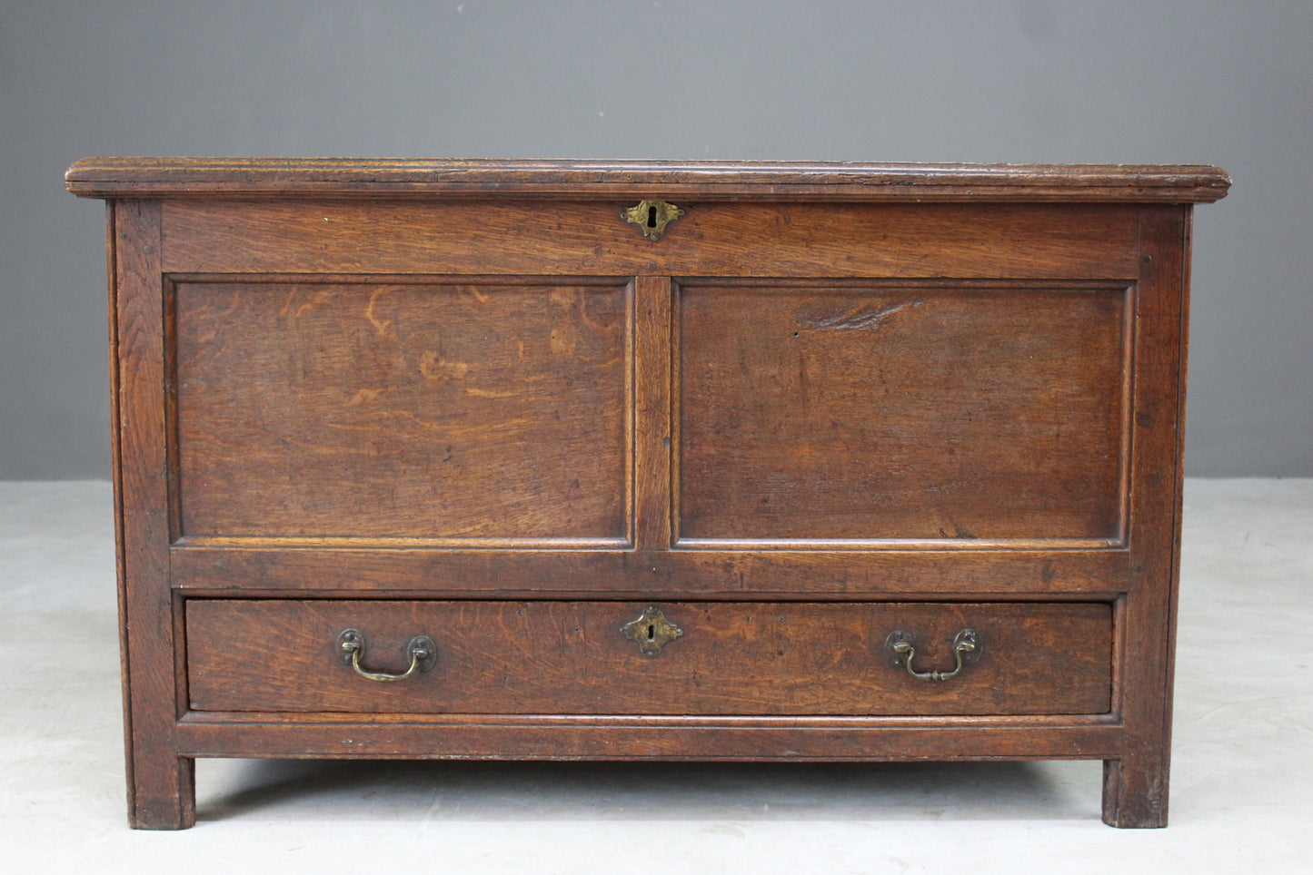 Antique Oak Mule Chest - Kernow Furniture