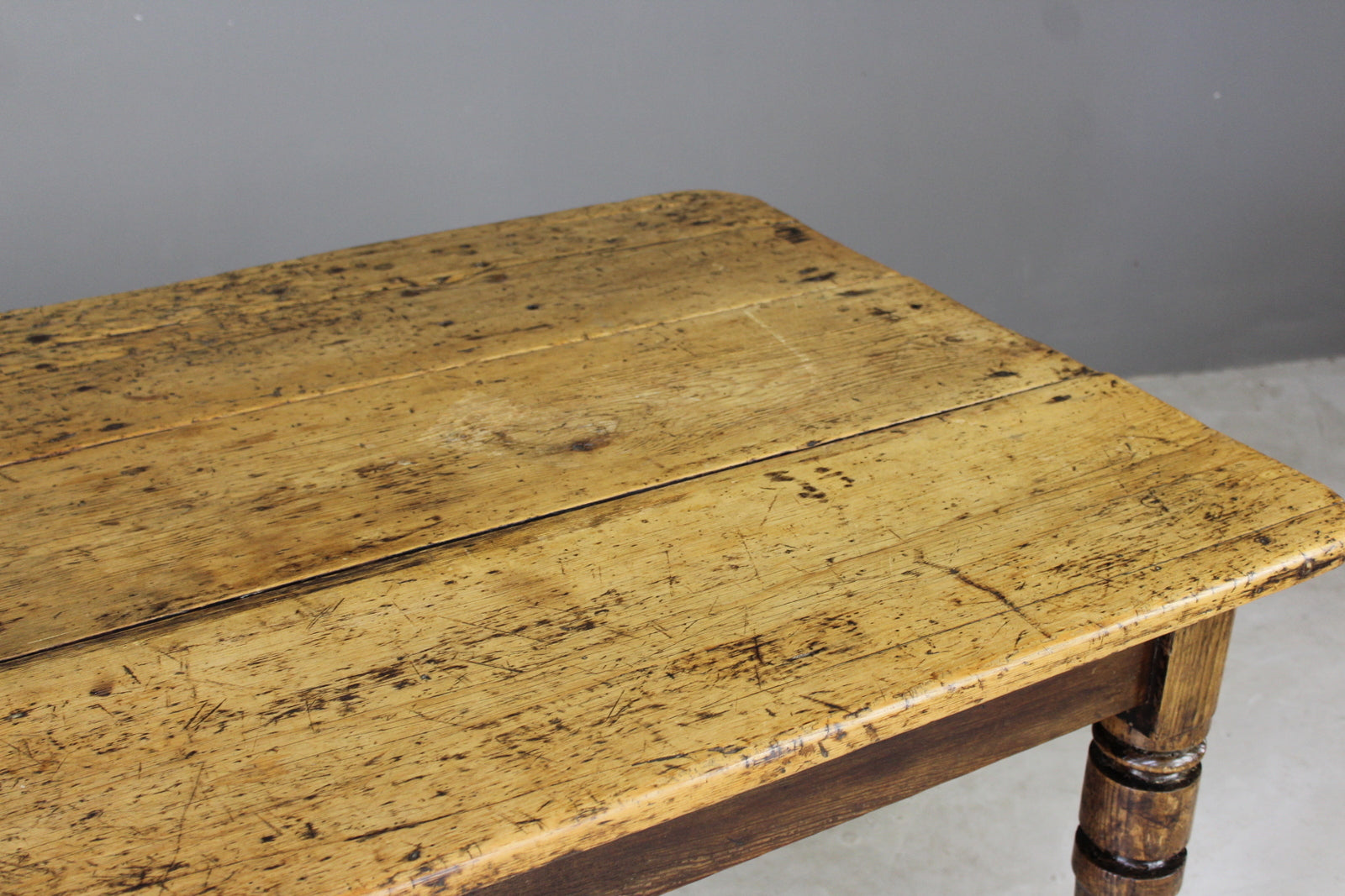 Large Pine Farmhouse Kitchen Table - Kernow Furniture