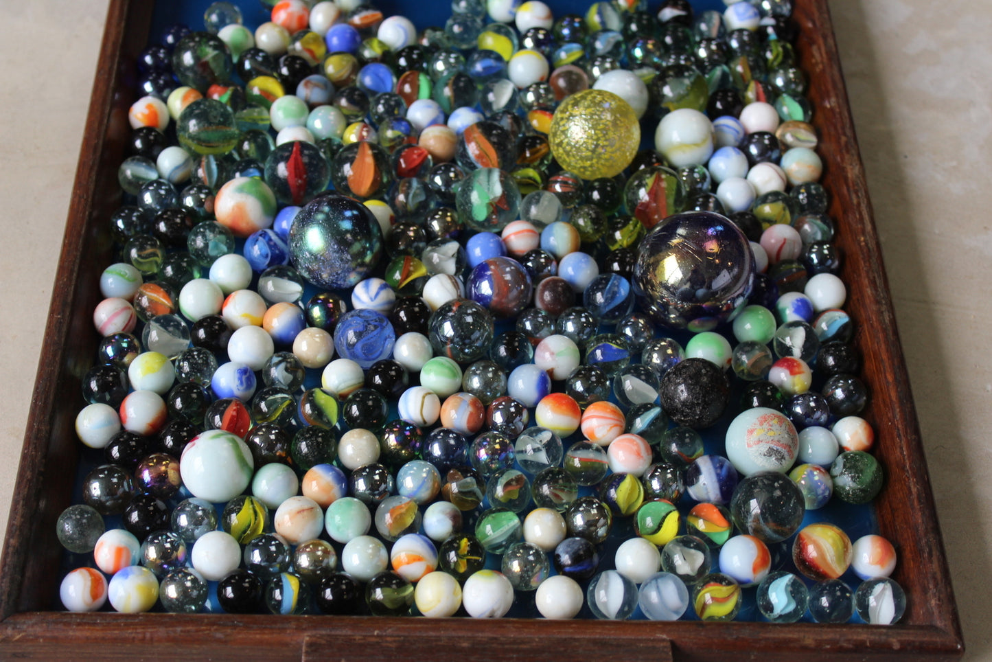 Collection Vintage Marbles - Kernow Furniture