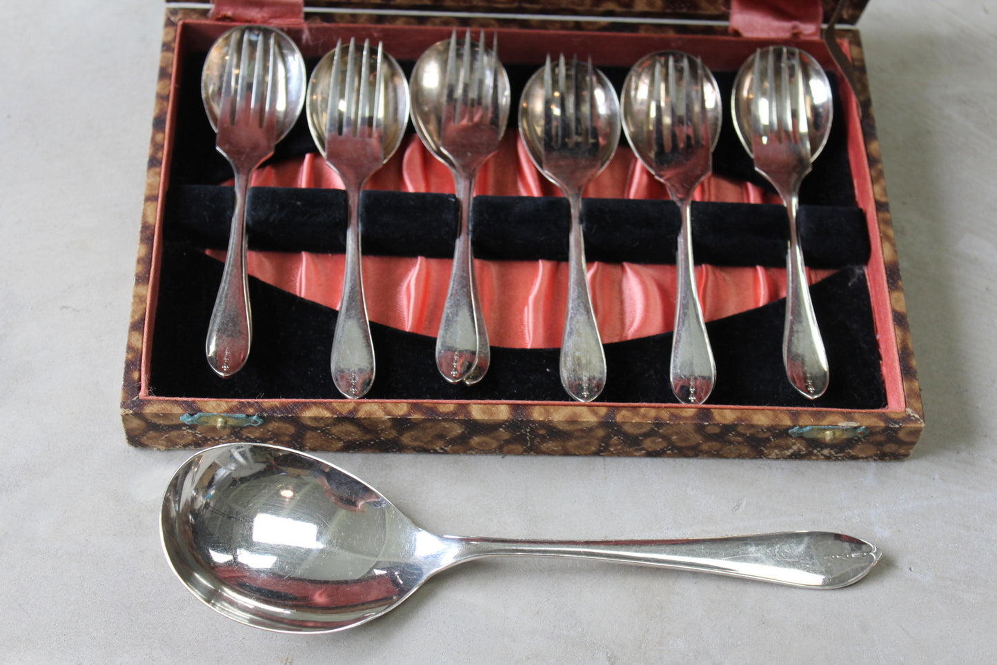 Vintage Dessert Boxed Cutlery Set - Kernow Furniture