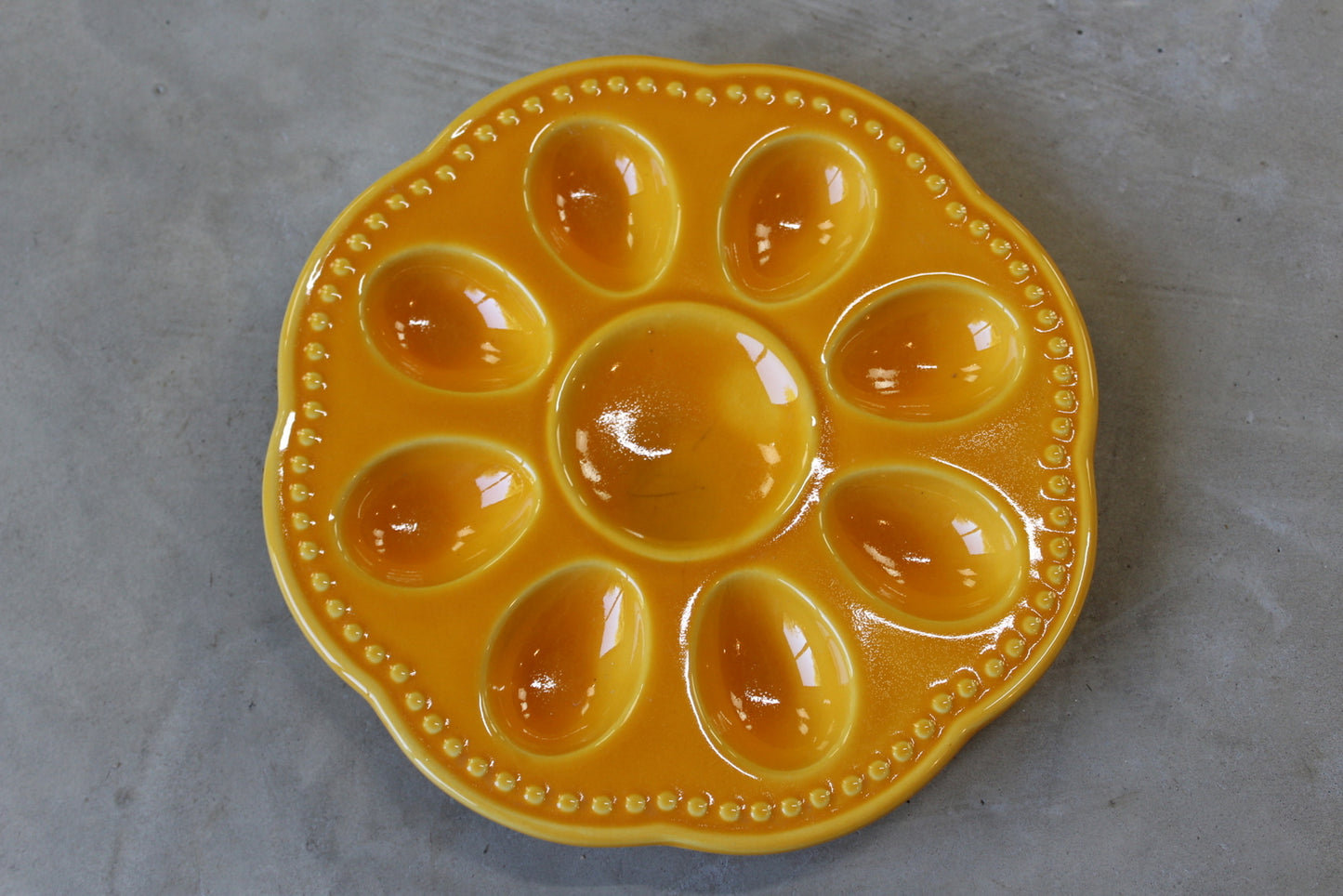 Retro Devilled Egg Plate - Kernow Furniture