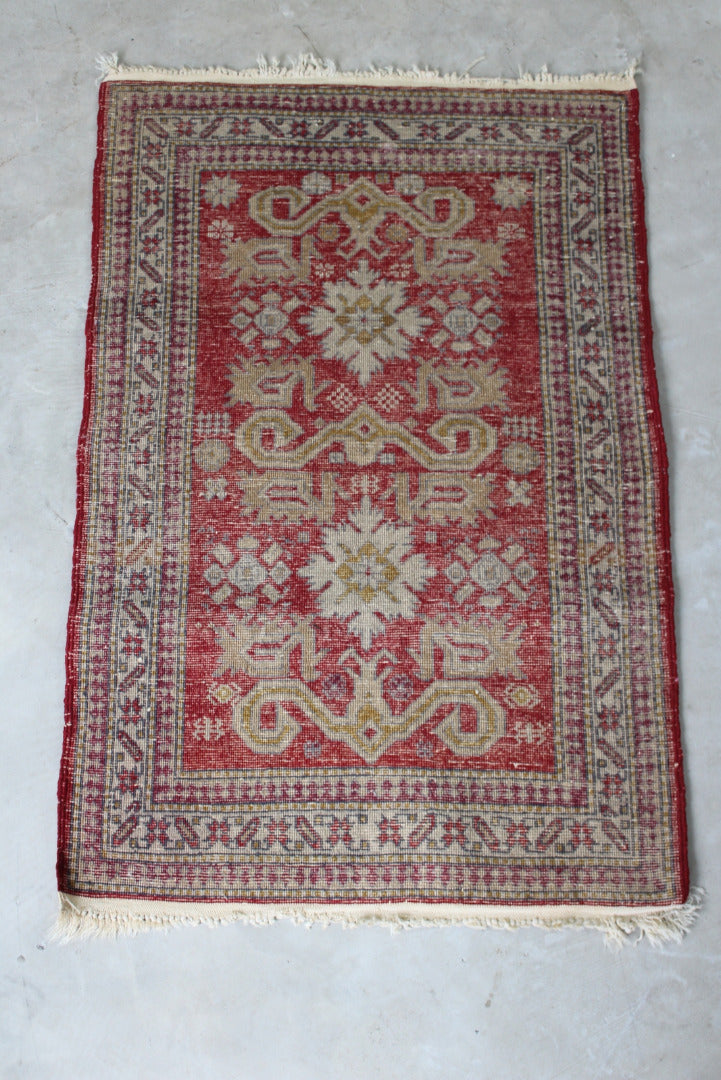 Indian Red Rug - Kernow Furniture