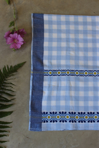 Vintage Scandi Style Tablecloth - Kernow Furniture