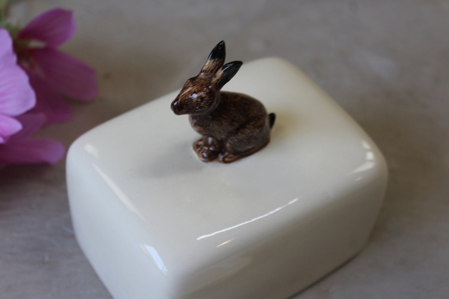 Quail Butter Dish - Kernow Furniture