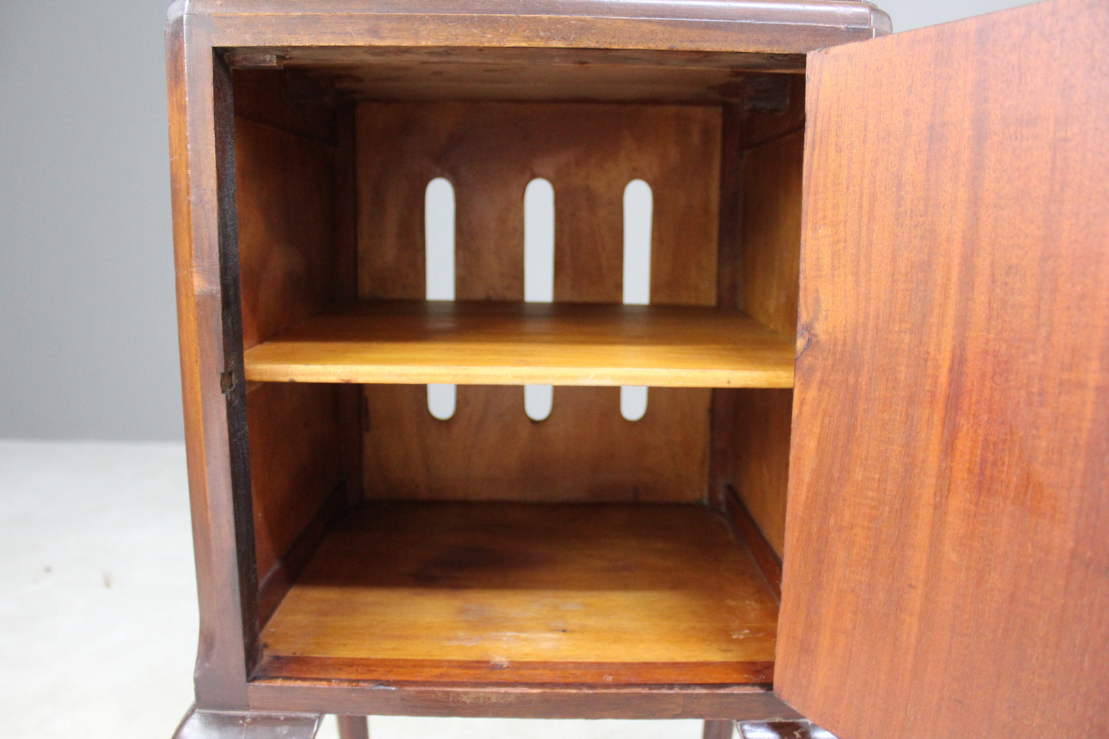 Vintage Mahogany Bedside Cabinet - Kernow Furniture