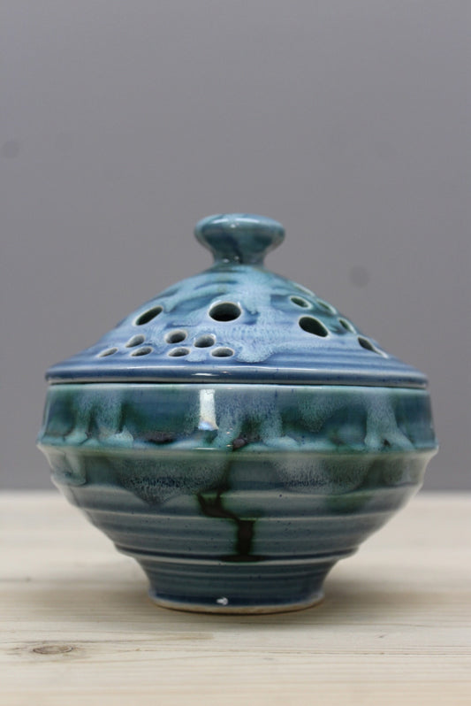 Lamorna Pottery Pot Pourri Dish - Kernow Furniture