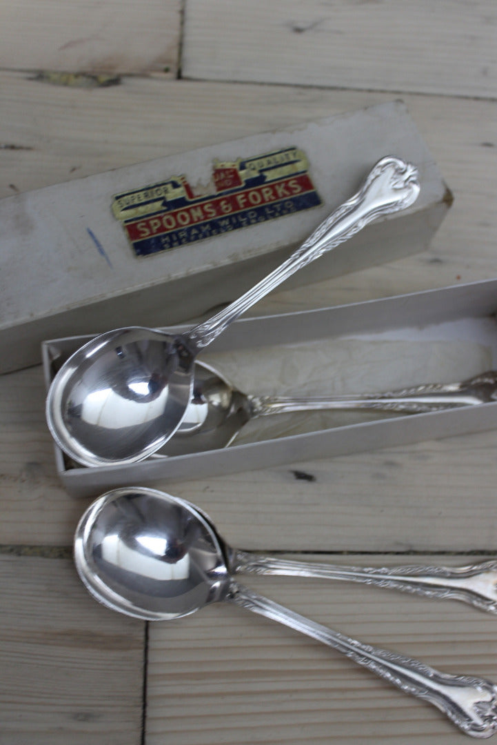 Hiram Wild Dessert Spoon - Kernow Furniture