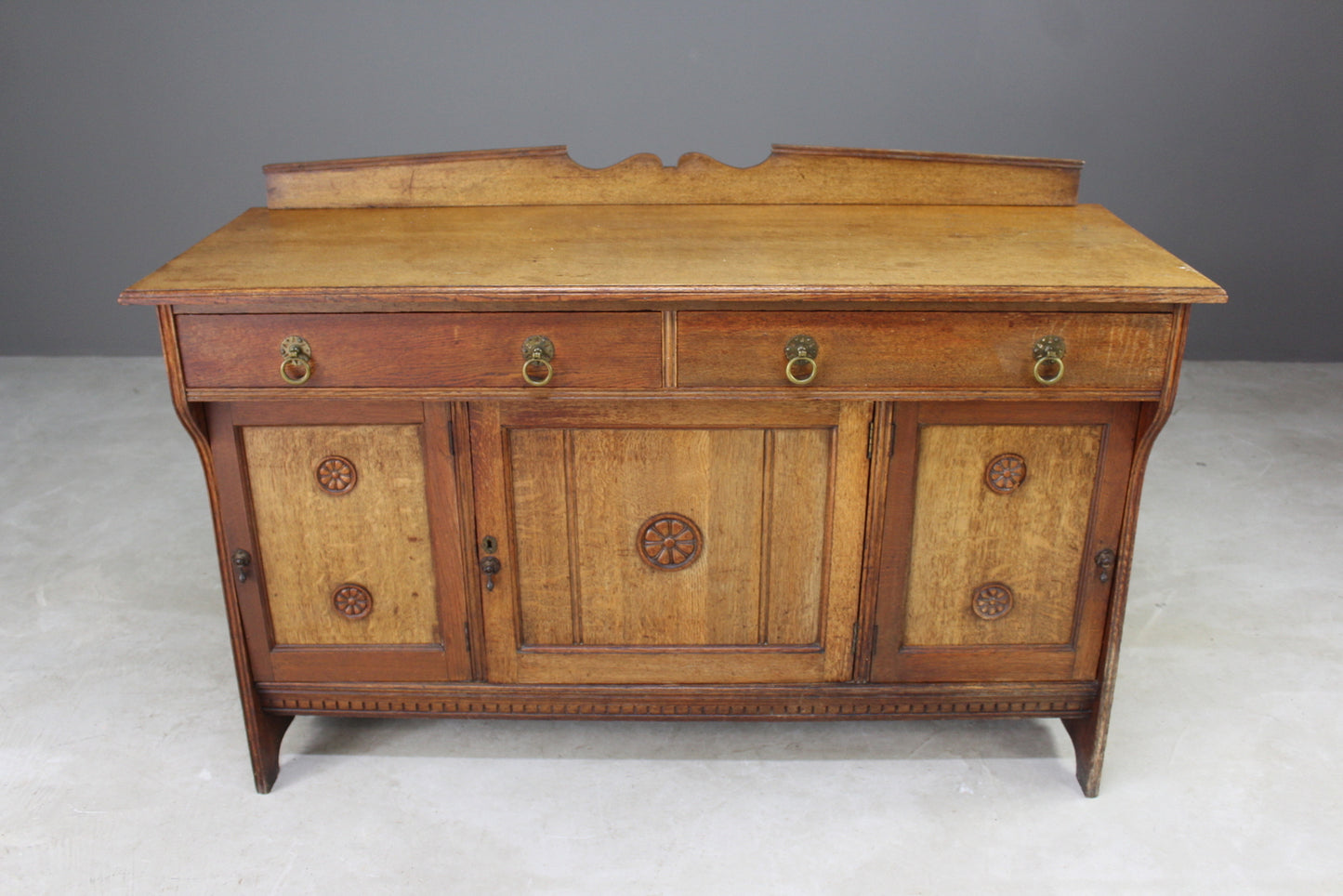 Arts & Crafts Oak Sideboard - Kernow Furniture