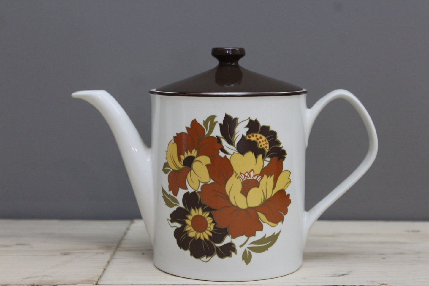 Retro Johnson Bros Teapot - Kernow Furniture