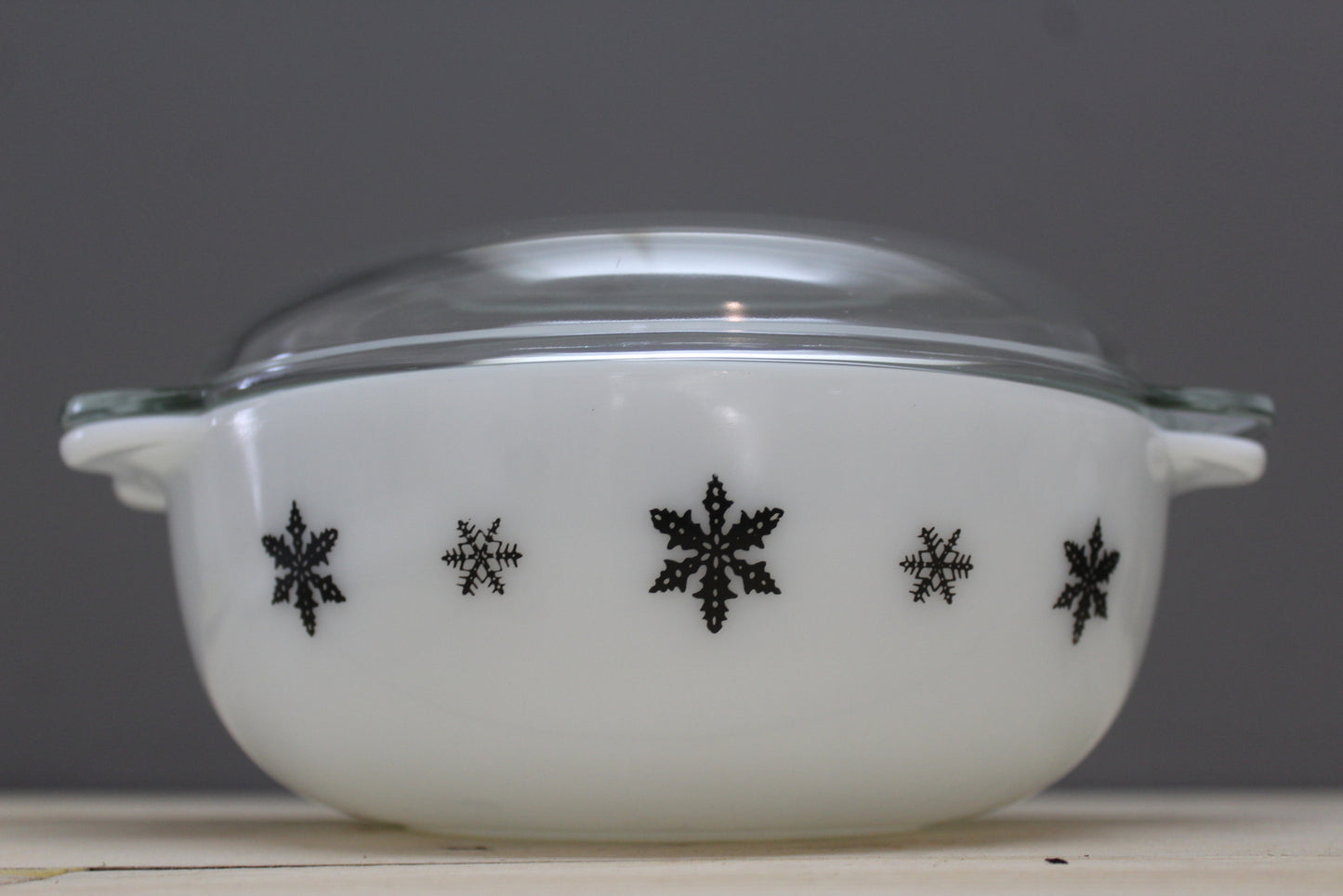 JaJ Snowflake Pyrex Casserole Dish - Kernow Furniture