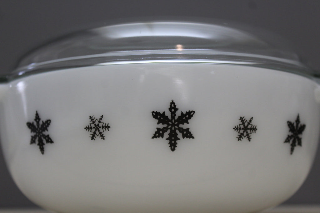 JaJ Snowflake Pyrex Casserole Dish - Kernow Furniture