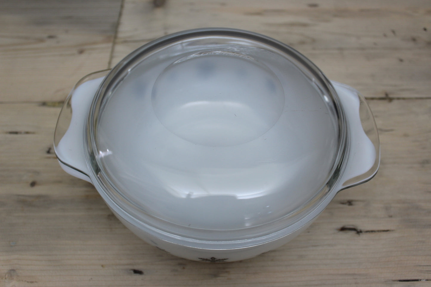 JaJ Snowflake Pyrex Casserole Dish - Kernow Furniture