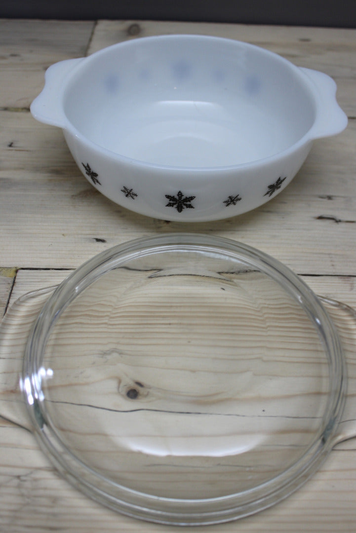 JaJ Snowflake Pyrex Casserole Dish - Kernow Furniture