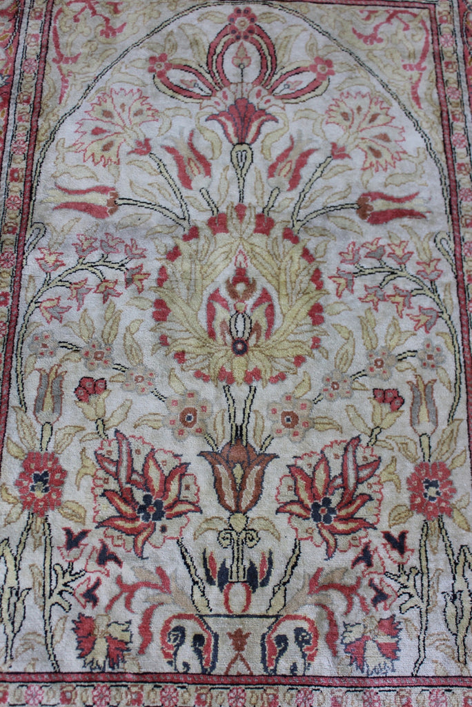 Vintage Persian Wool Rug - Kernow Furniture
