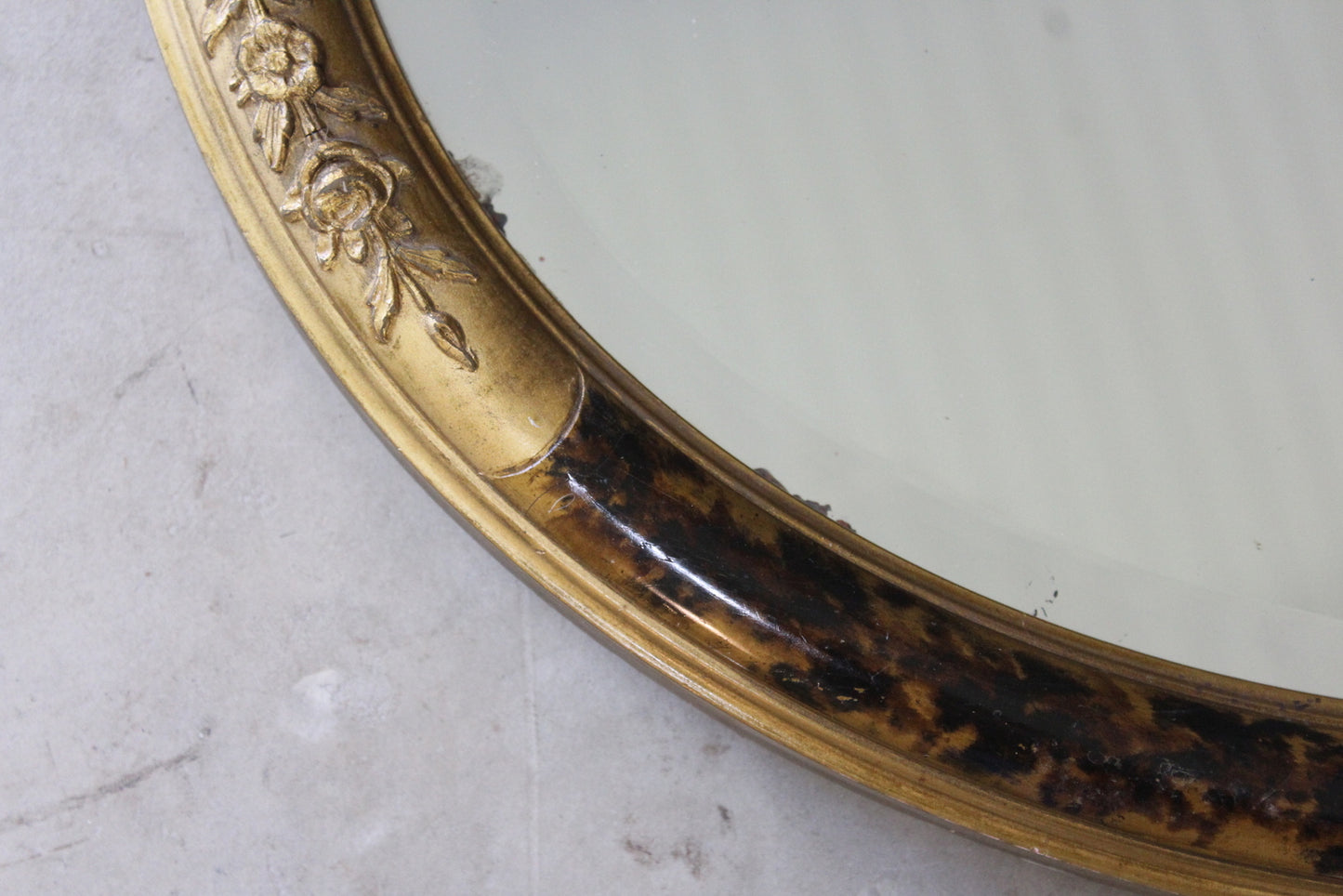 Gilt Oval Wall Mirror - Kernow Furniture