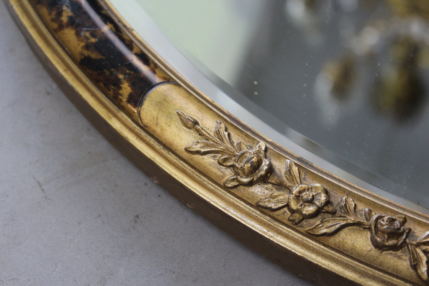 Gilt Oval Wall Mirror - Kernow Furniture