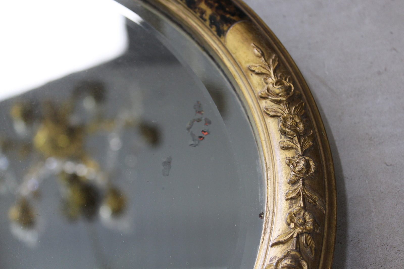 Gilt Oval Wall Mirror - Kernow Furniture