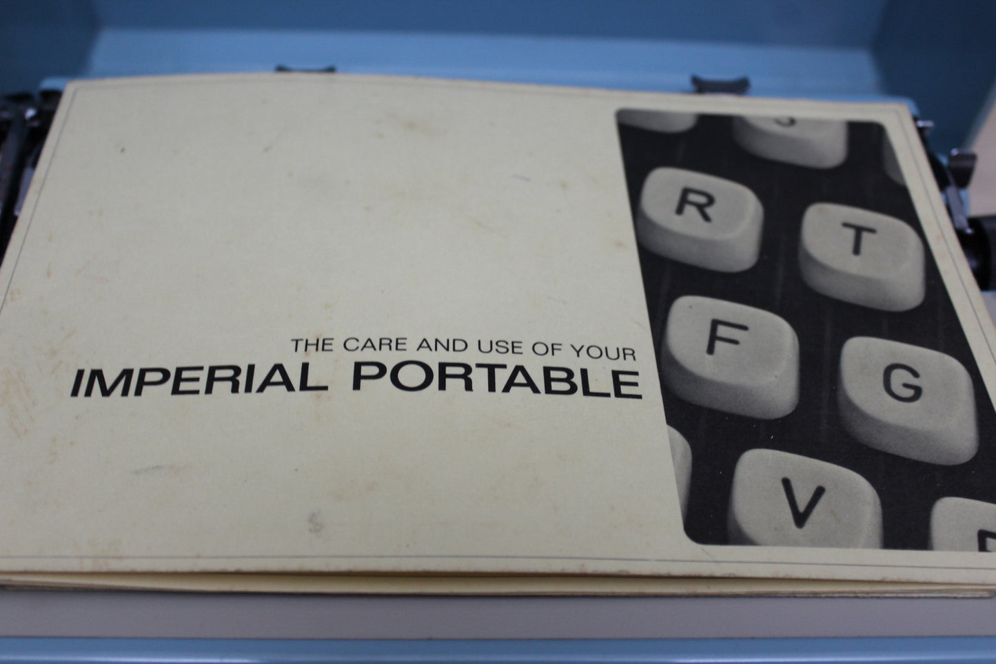 Vintage Imperial Typewriter - Kernow Furniture