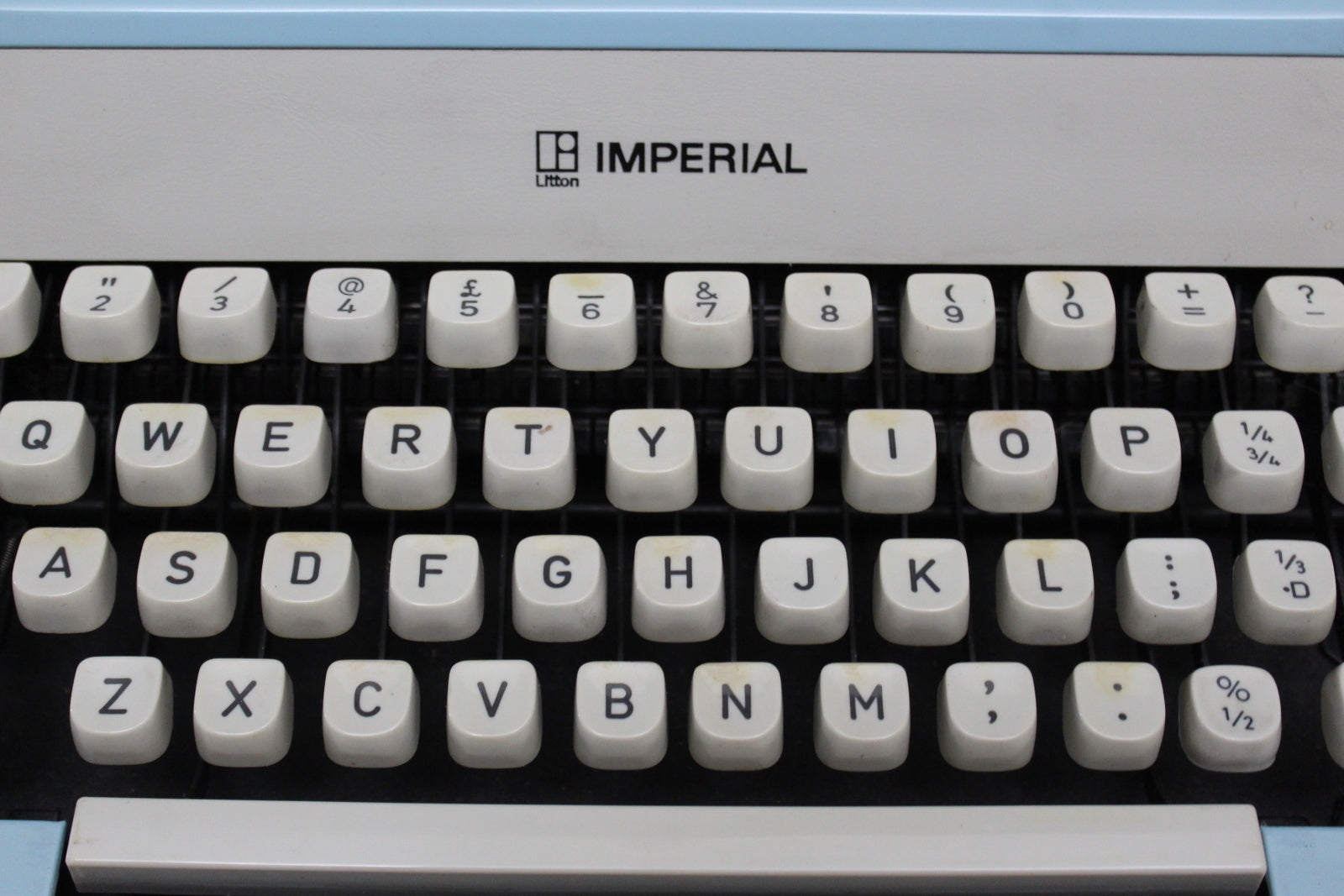 Vintage Imperial Typewriter - Kernow Furniture