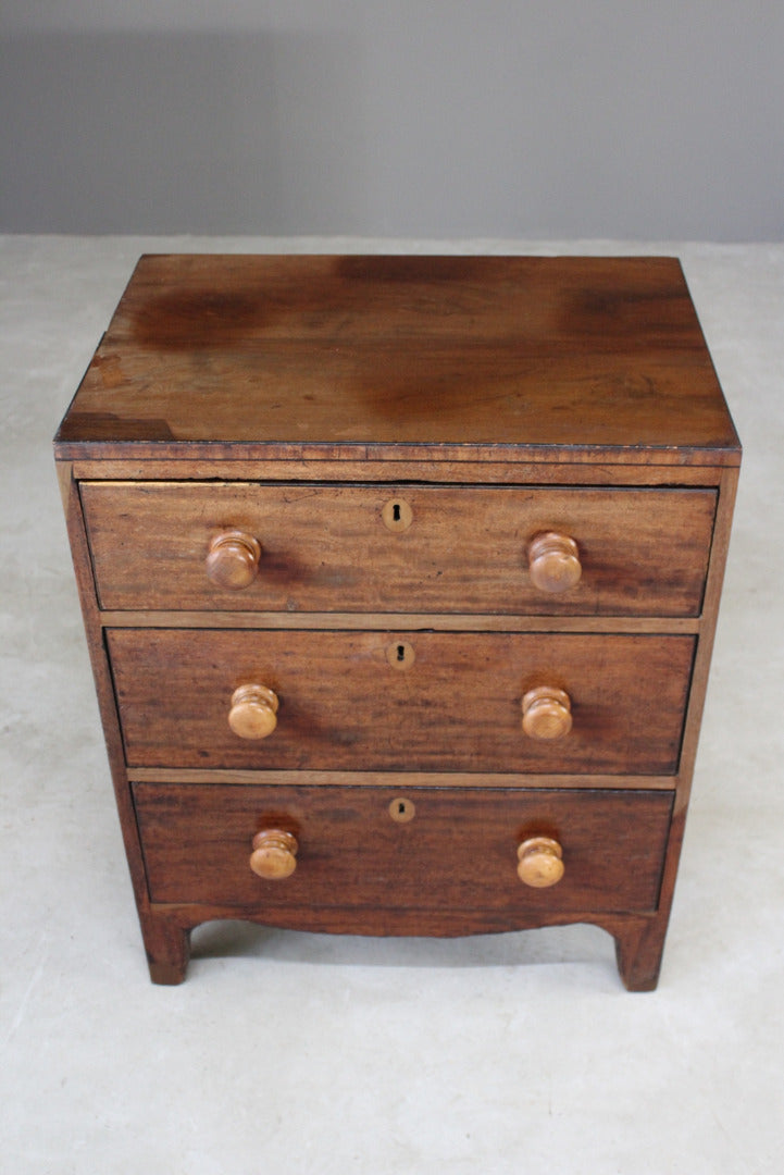 Antique Small Chest of Drawers - Kernow Furniture