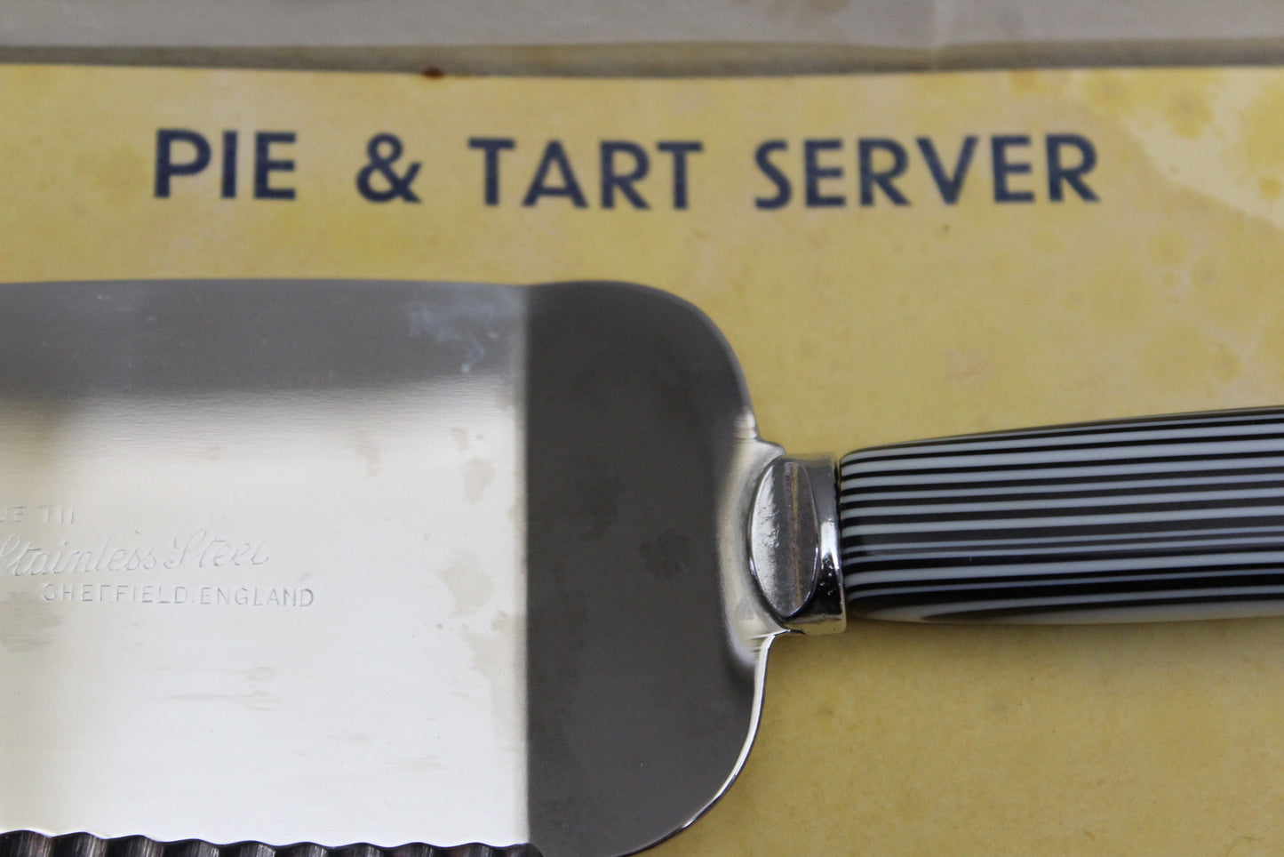 Pie & Tart Server - Kernow Furniture