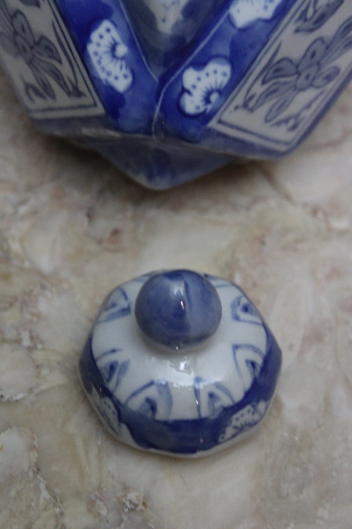 Oriental Blue & White Teapot - Kernow Furniture