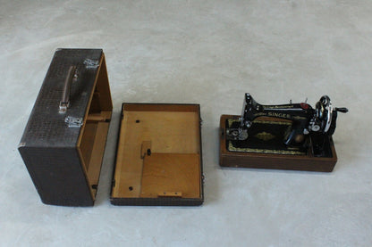 Singer Sewing Machine 99K - Kernow Furniture