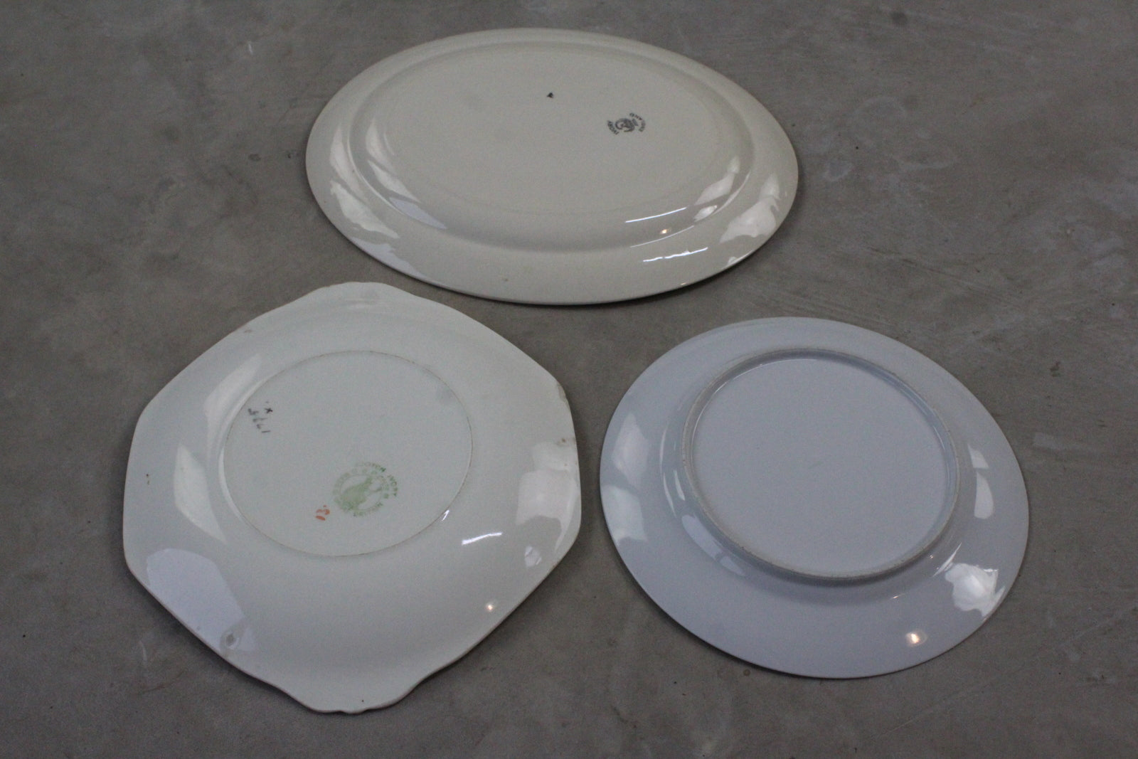 3 Vintage Serving Plates - Kernow Furniture