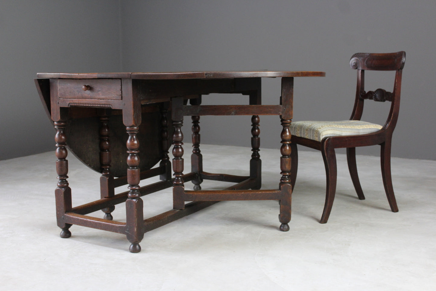 Antique Oak Oval Drop Leaf Dining Table - Kernow Furniture