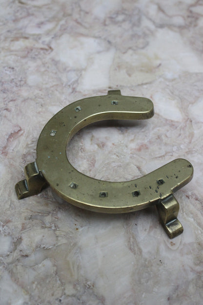 Vintage Brass Horse Shoe Trivet - Kernow Furniture