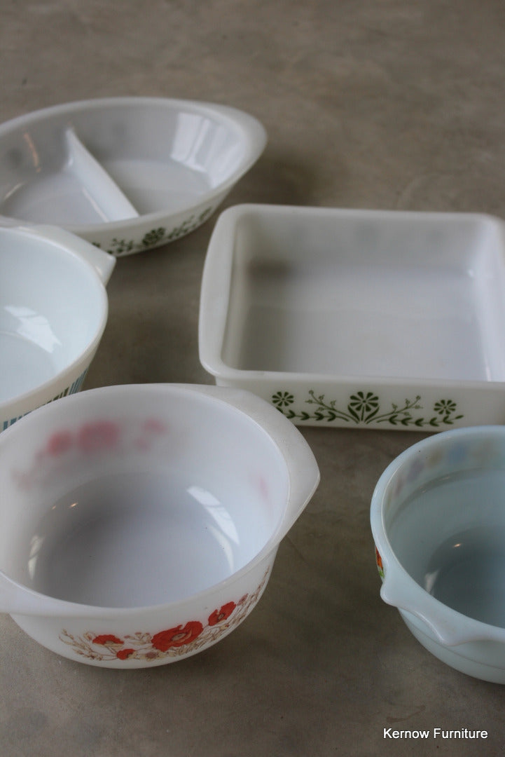 Collection Vintage Pyrex Dishes - Kernow Furniture