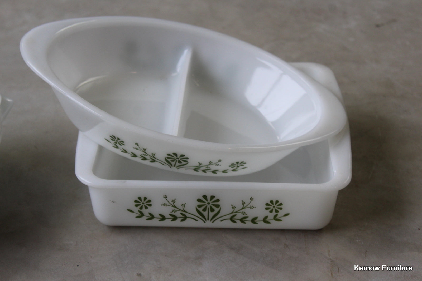 Collection Vintage Pyrex Dishes - Kernow Furniture