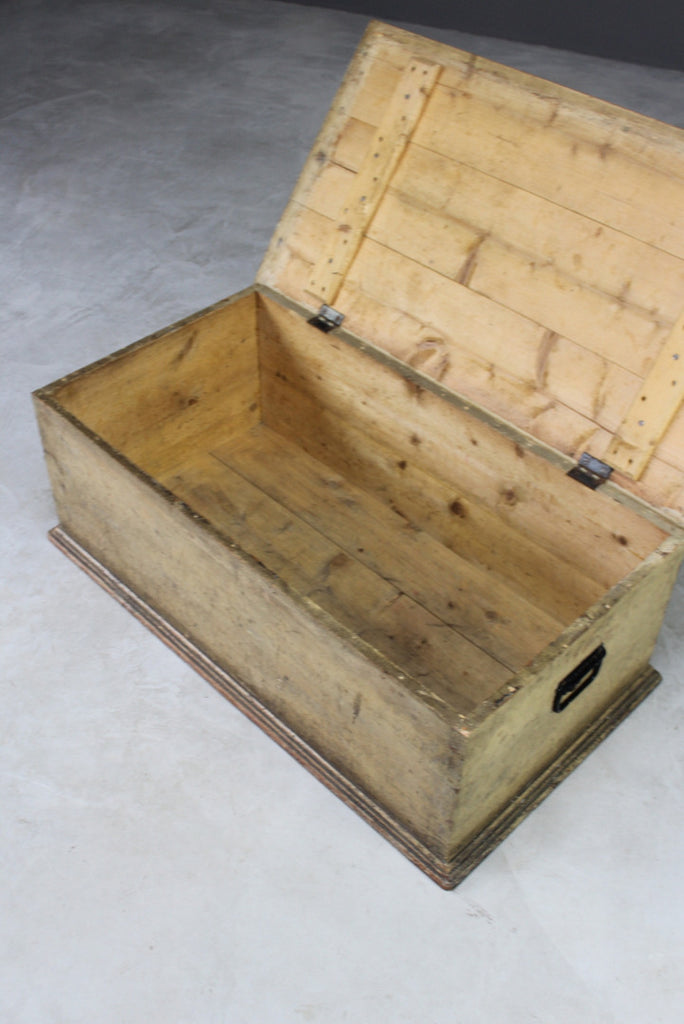 Vintage Rustic Painted Pine Box - Kernow Furniture