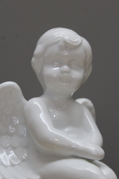 White Ceramic Cherub - Kernow Furniture