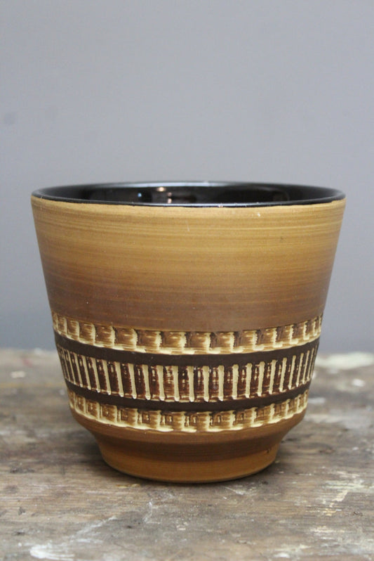 Retro Plant Pot - Kernow Furniture