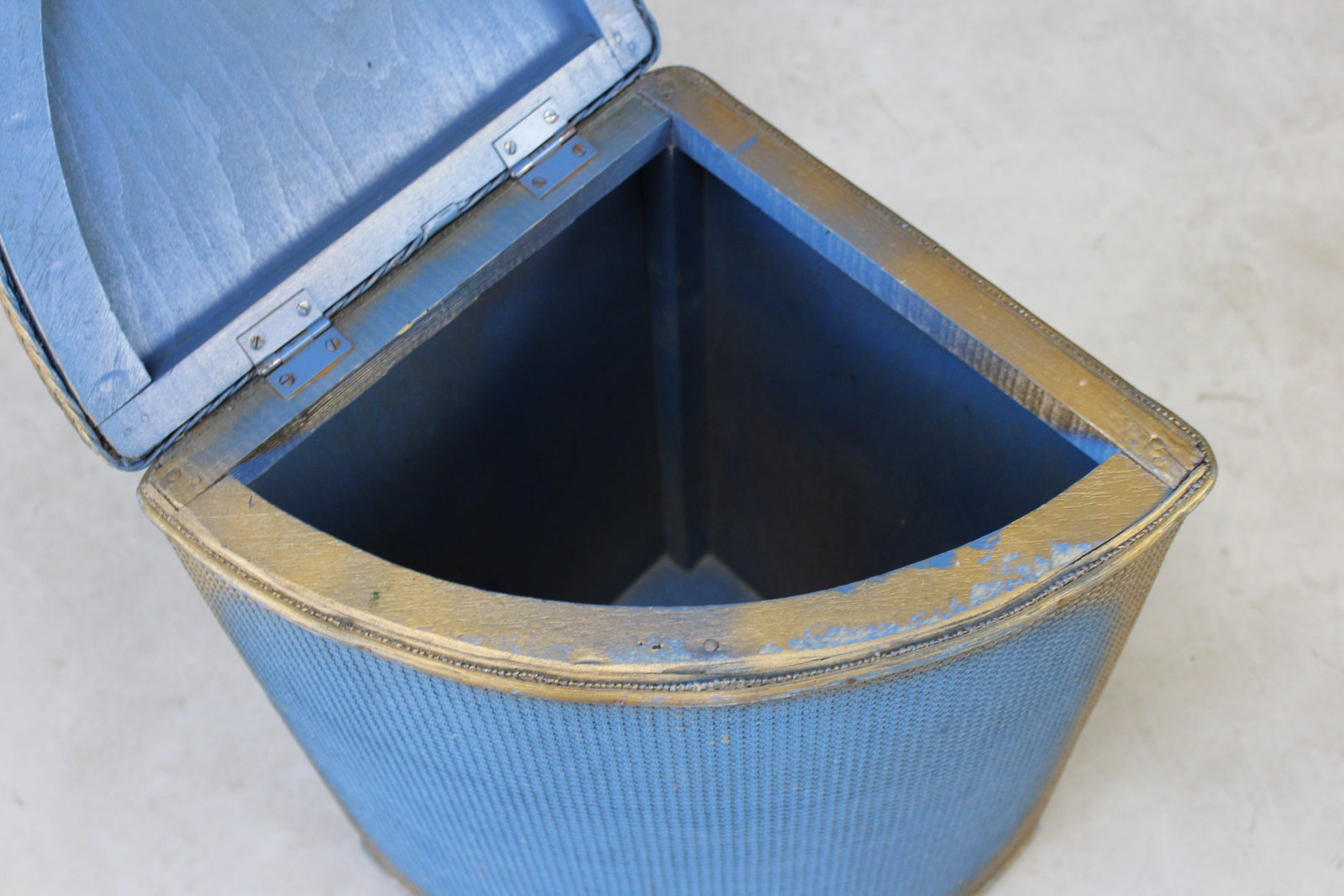 Vintage Blue Linen Basket - Kernow Furniture