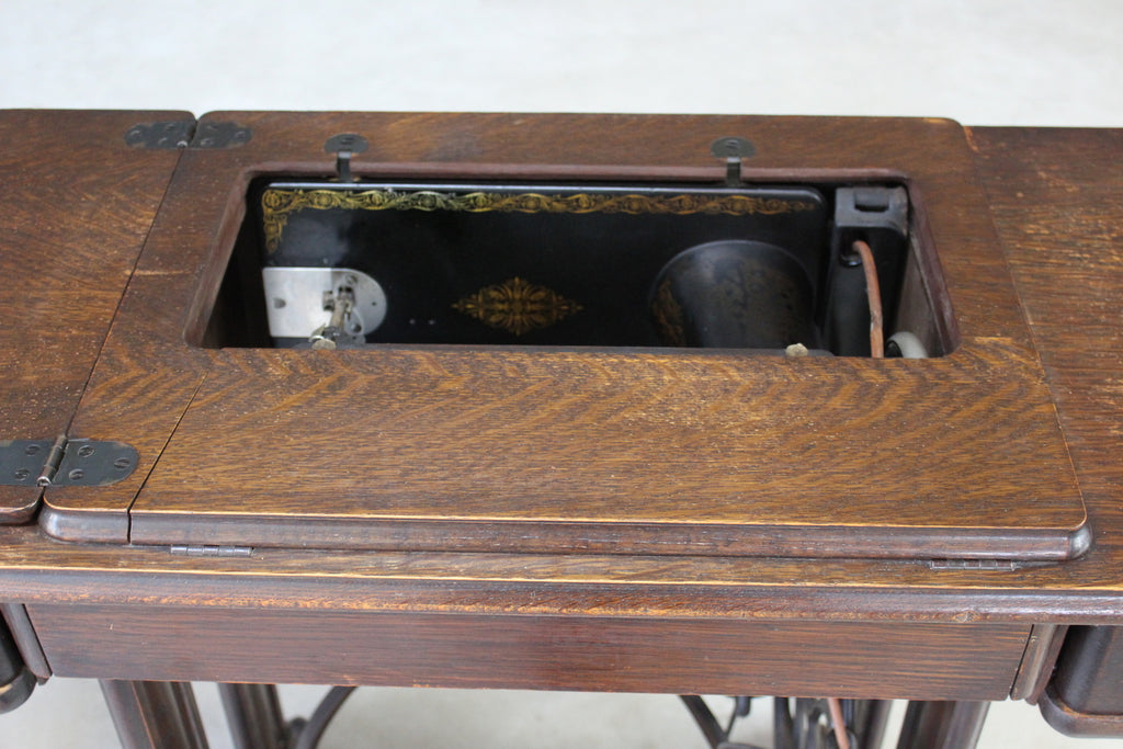 Singer Treadle Sewing Machine - Kernow Furniture