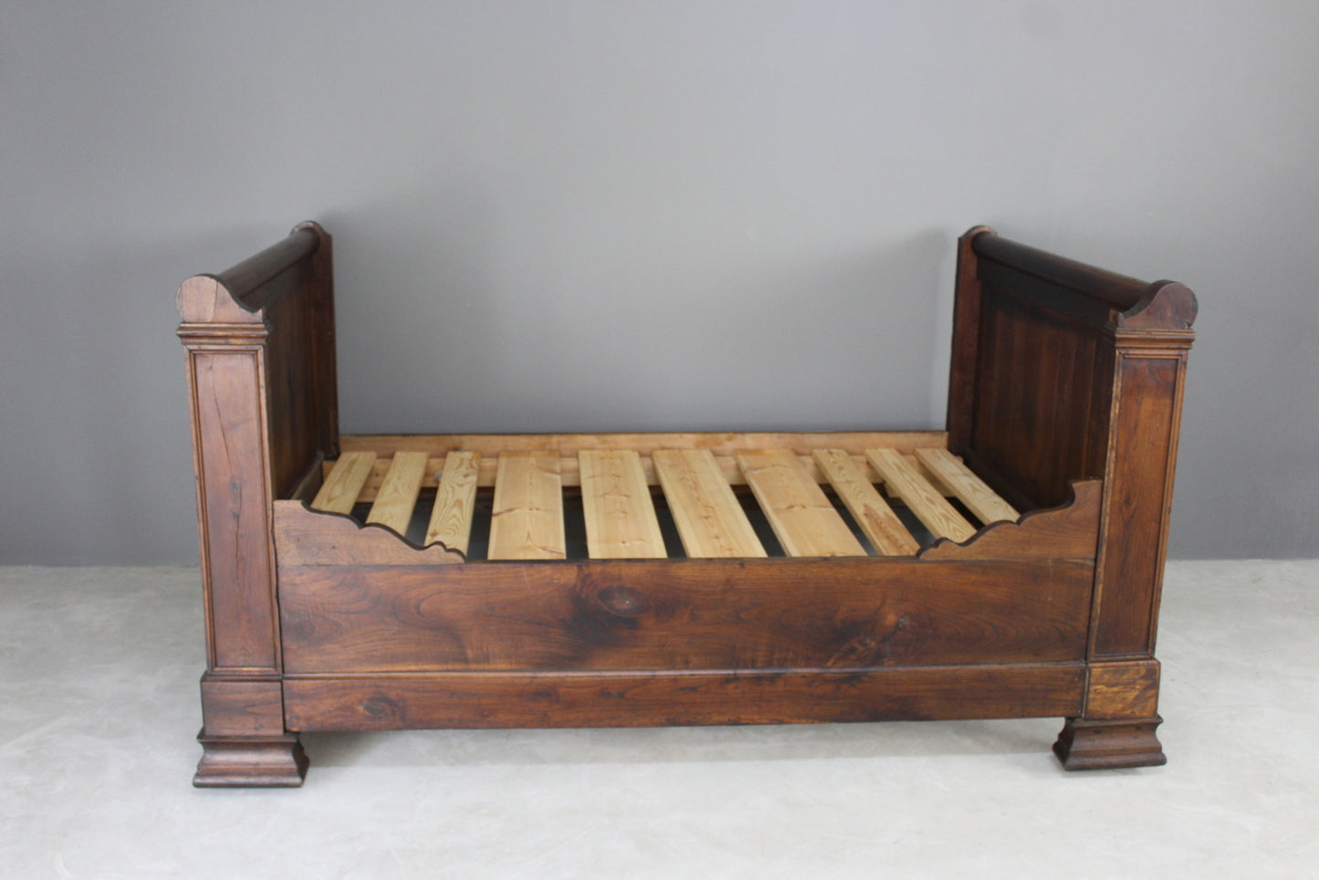 Lit En Bateau French Bed - Kernow Furniture