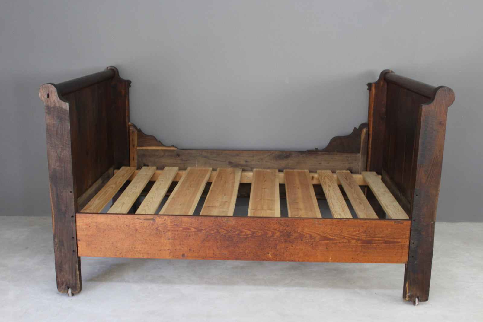 Lit En Bateau French Small Double Bed - Kernow Furniture