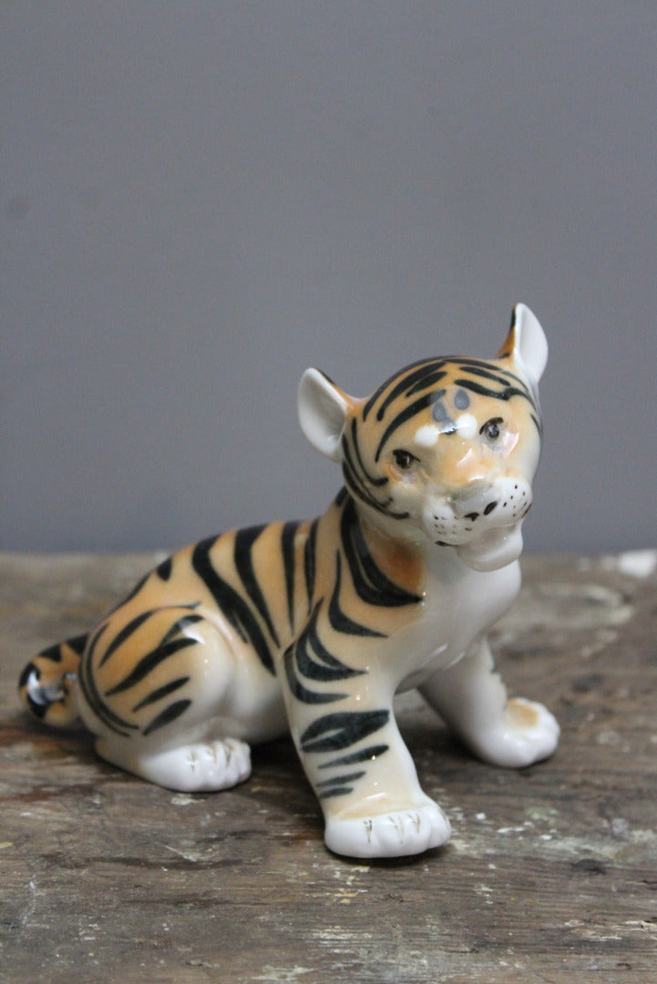 Tiger Cub Figure - Kernow Furniture