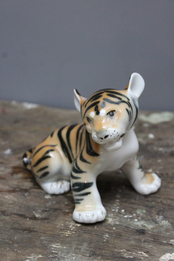 Tiger Cub Figure - Kernow Furniture