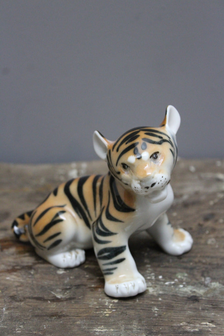 Tiger Cub Figure - Kernow Furniture