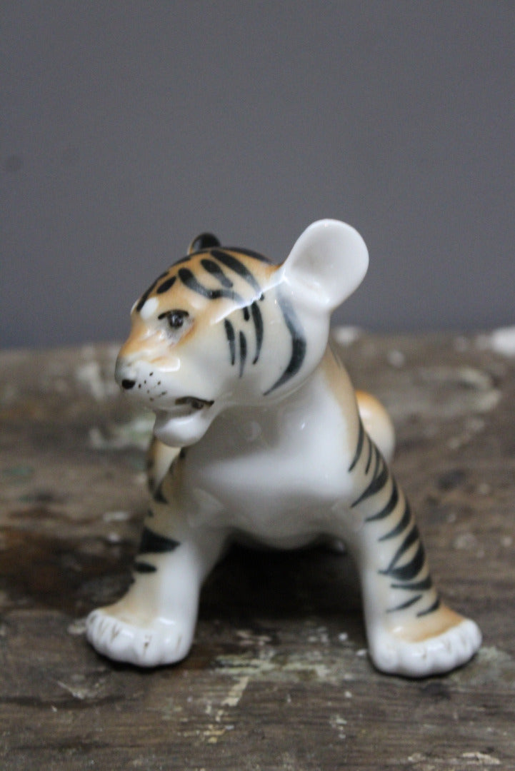 Tiger Cub Figure - Kernow Furniture