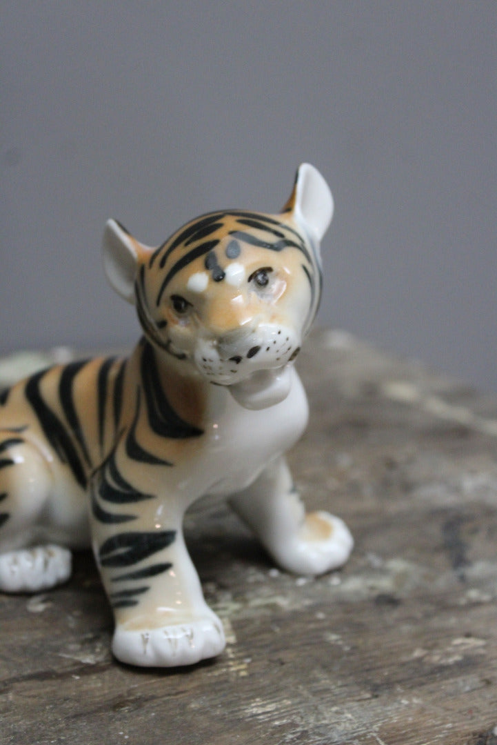 Tiger Cub Figure - Kernow Furniture