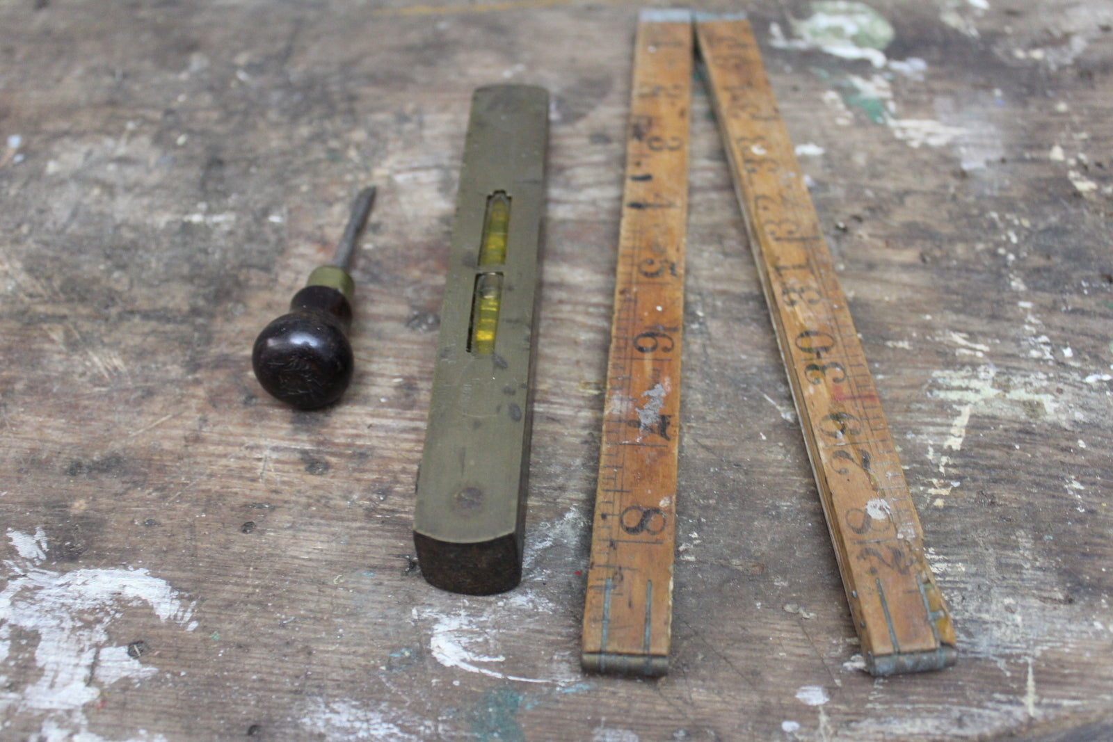 Boxwood Measure & Vintage Spirit Level - Kernow Furniture