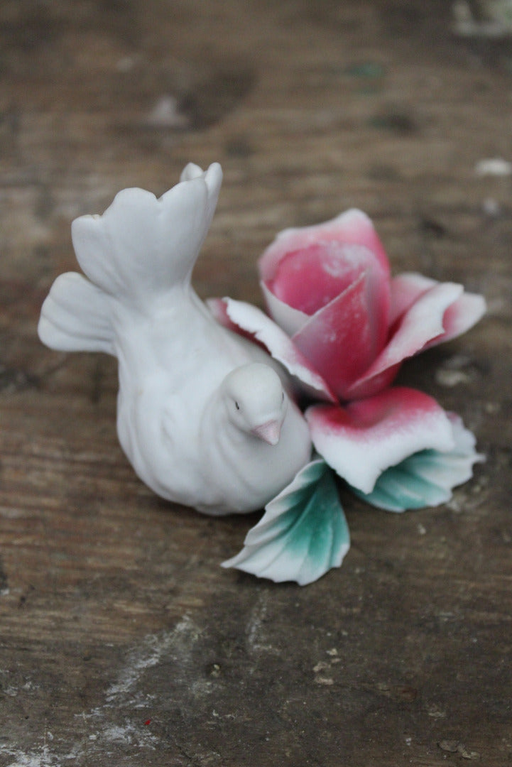 Capodimonte Dove Ornament - Kernow Furniture