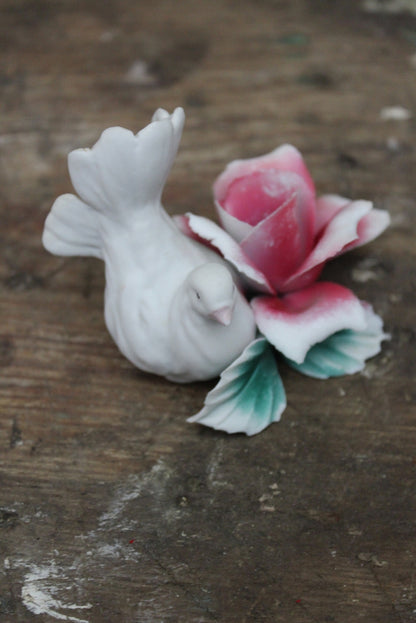 Capodimonte Dove Ornament - Kernow Furniture