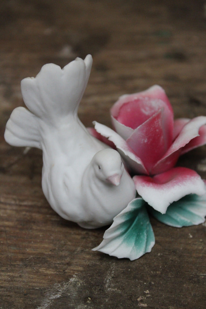 Capodimonte Dove Ornament - Kernow Furniture